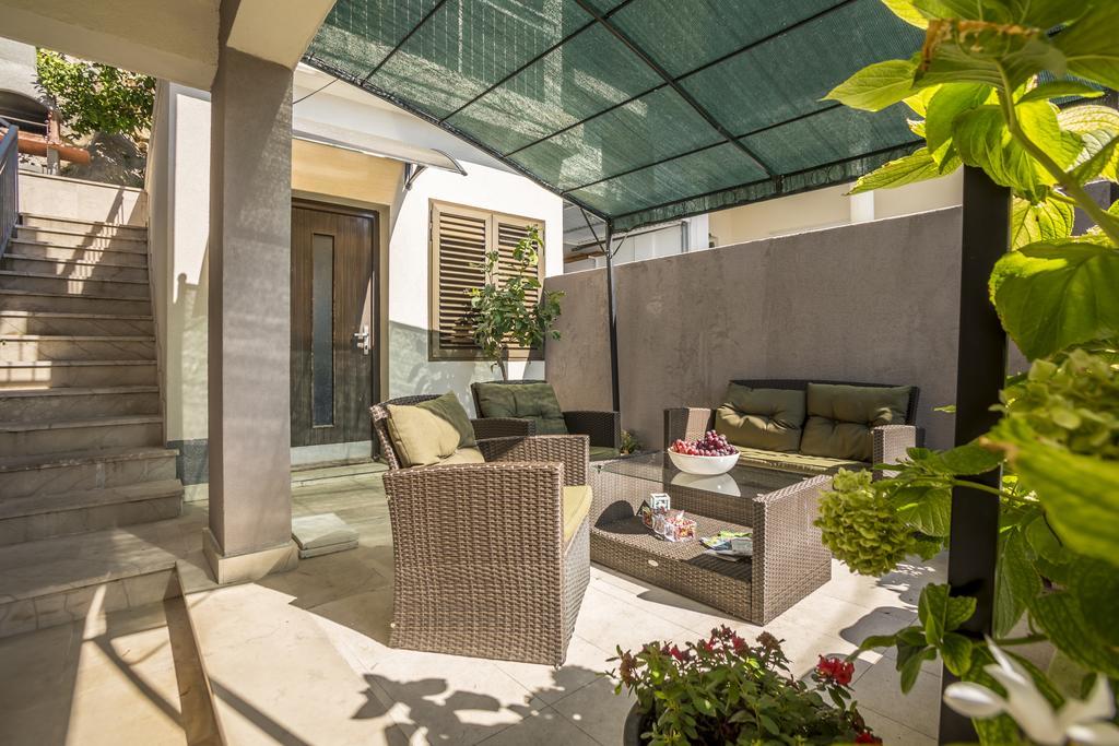 Holiday Home Petra Подстрана Екстер'єр фото