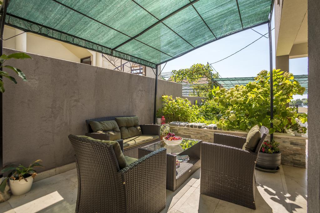 Holiday Home Petra Подстрана Екстер'єр фото