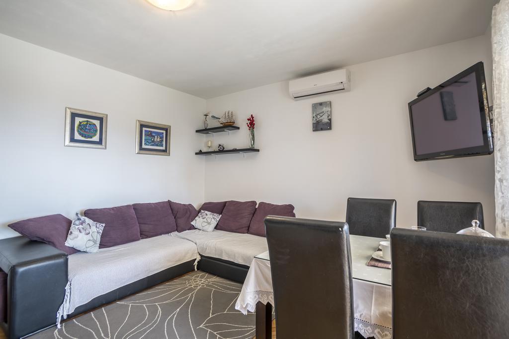 Holiday Home Petra Подстрана Екстер'єр фото