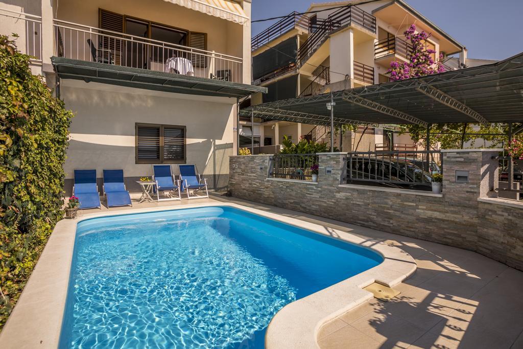 Holiday Home Petra Подстрана Екстер'єр фото