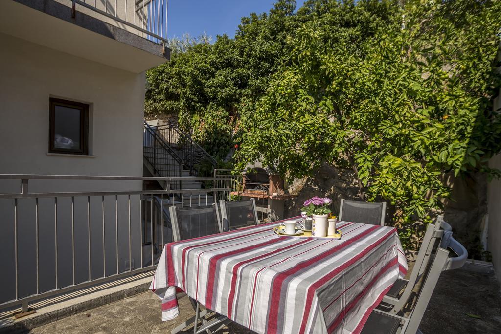Holiday Home Petra Подстрана Екстер'єр фото