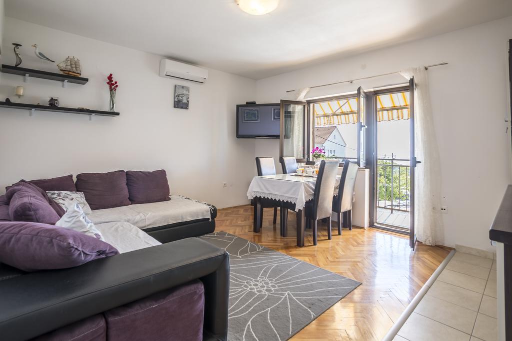 Holiday Home Petra Подстрана Екстер'єр фото