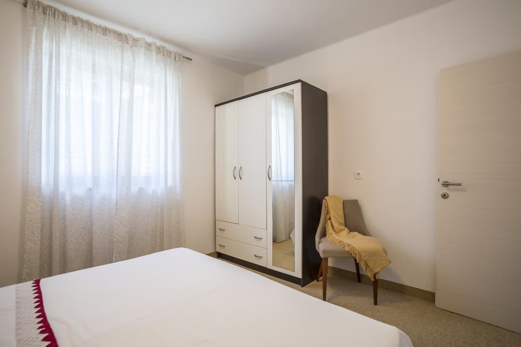 Holiday Home Petra Подстрана Екстер'єр фото